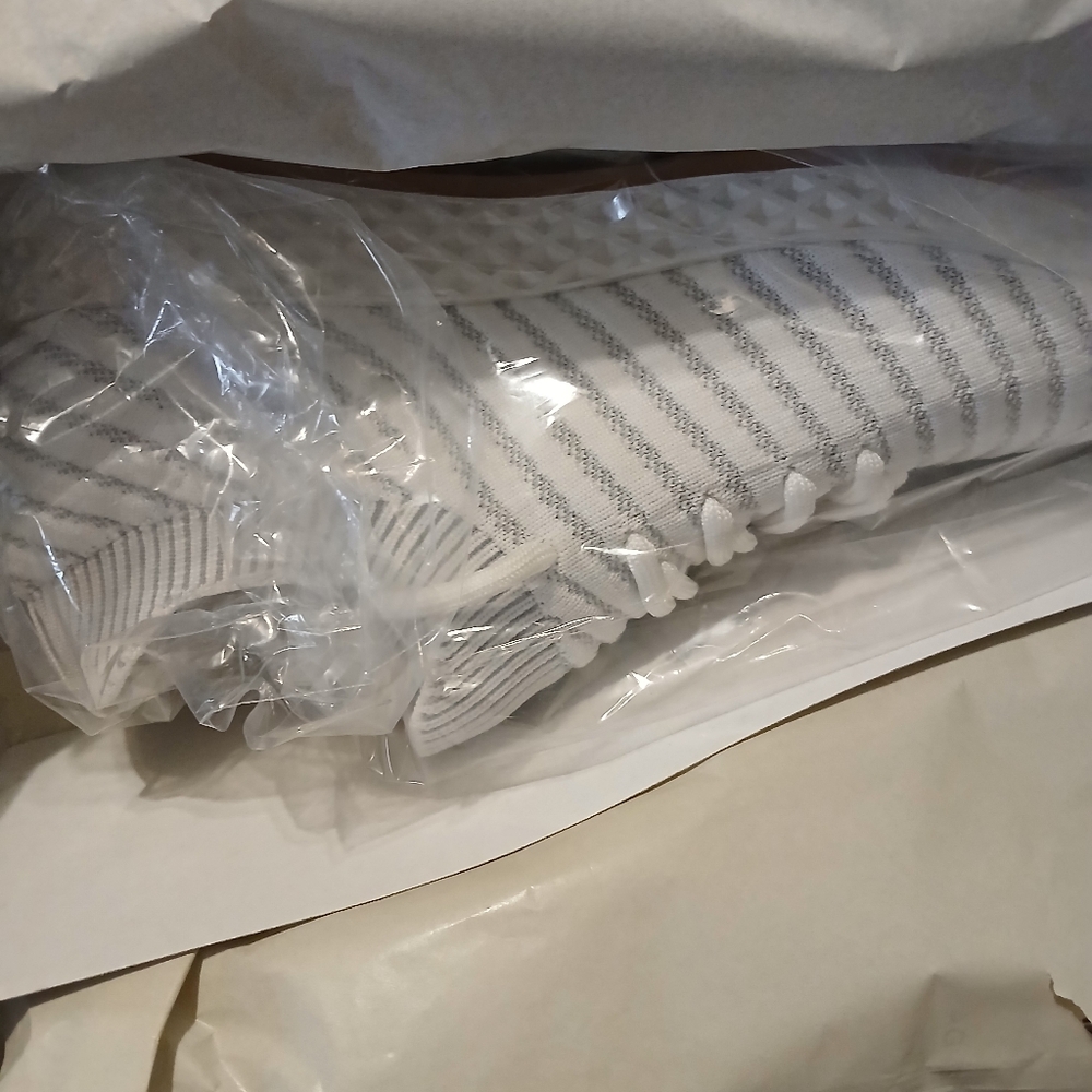 J Slides sneakers - Picture 2 of 4